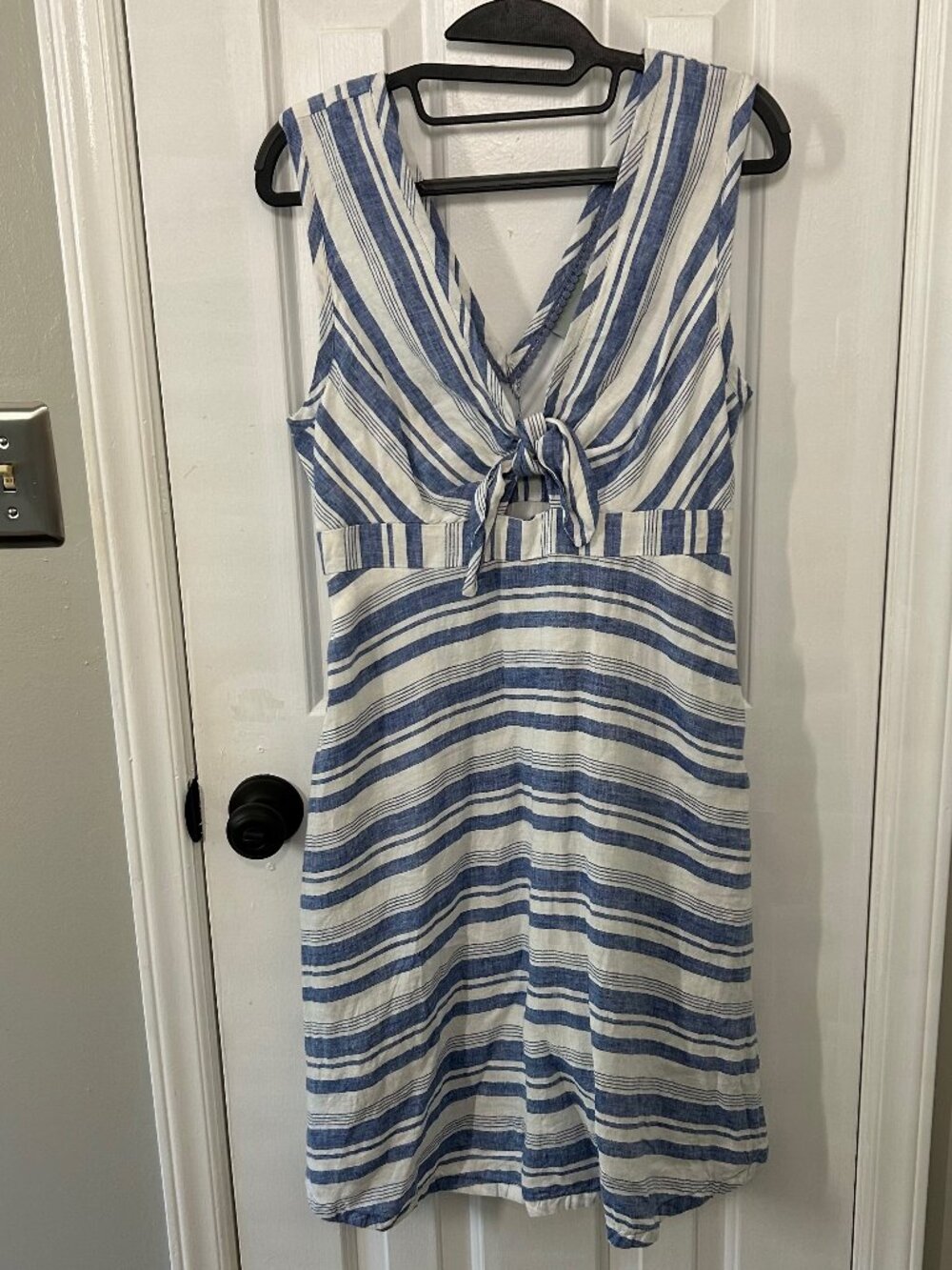 Maeve Size 4 Linen Sleeveless Blue and White Striped Dress